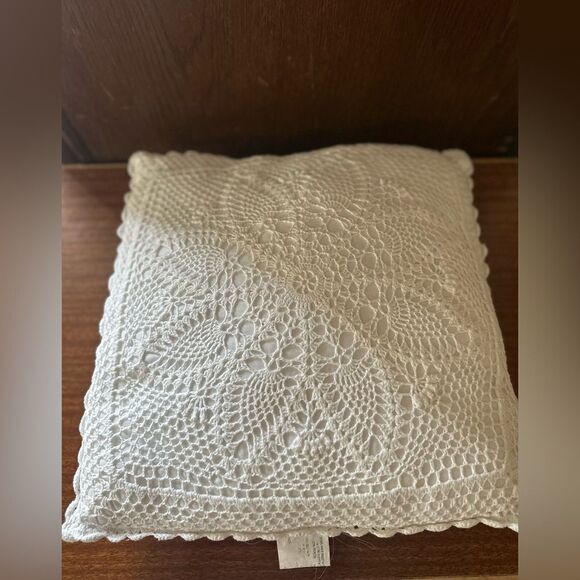 White Crochet vintage Decorative throw Pillow - Picture 2 of 6